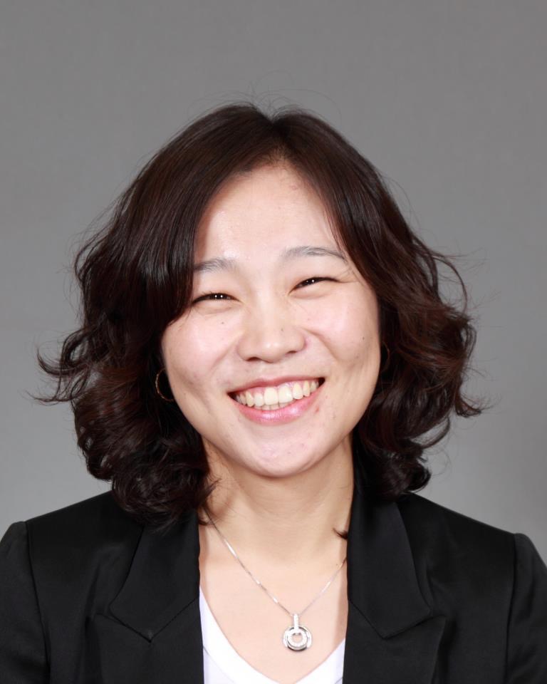 Julie Choi，銷售代表